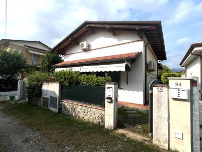 Casa bifamiliare in venditaPietrasanta - Marina Di Pietrasanta - Tonfano