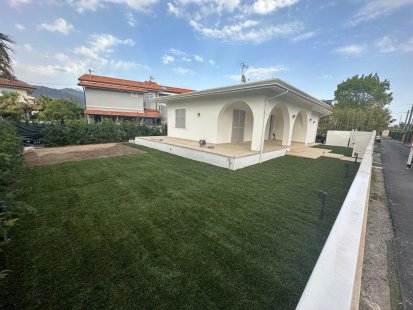 Casa singola in vendita/affittoForte Dei Marmi - Forte Dei Marmi Vittoria Apuana
