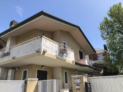 Casa trifamiliare in venditaMontignoso - Cinquale