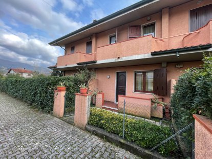 Casa trifamiliare in venditaMontignoso - Cinquale